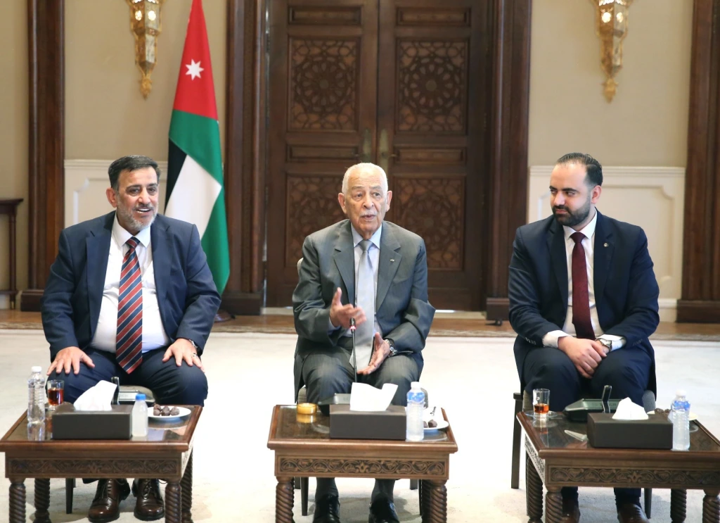 العيسوي يلتقي وفدا من أبناء عشائر طوباس