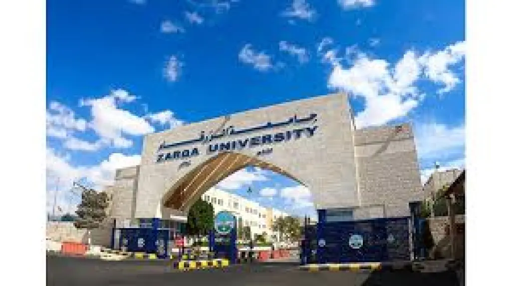 شركة الزرقاء للتعليم والاستثمار تحقق حلم طالبة متميزة في التوجيهي بالدراسة الجامعية
