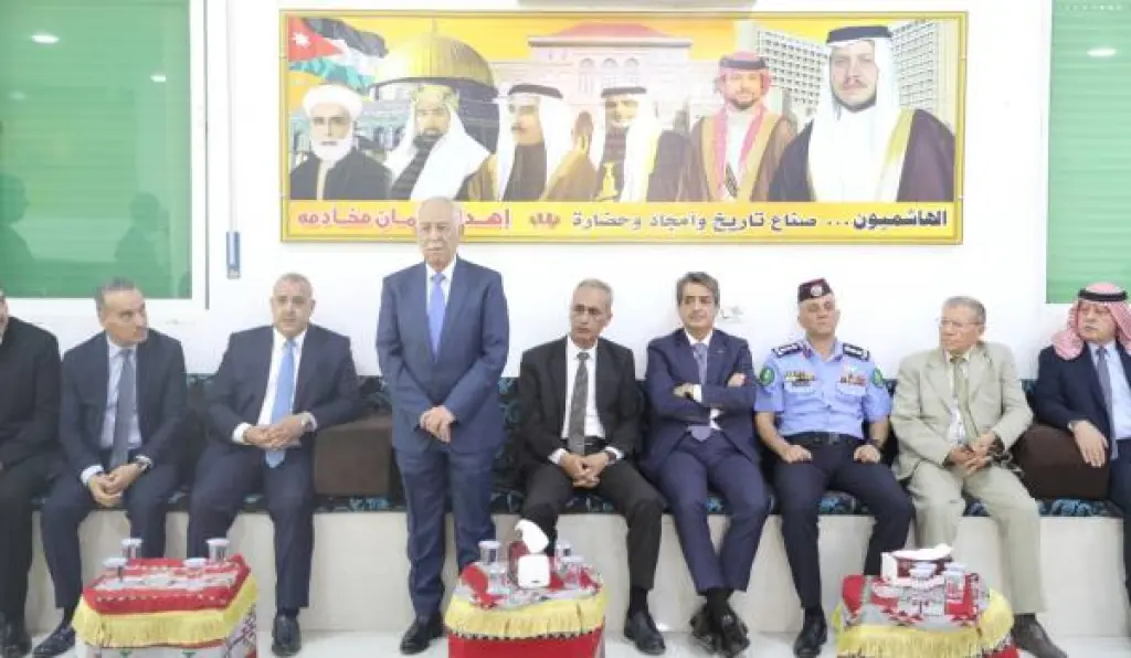 مندوبا عن الملك وولي العهد .. العيسوي يعزي عشائر المخادمة وبني فواز والسلايطة والفايز والزبن