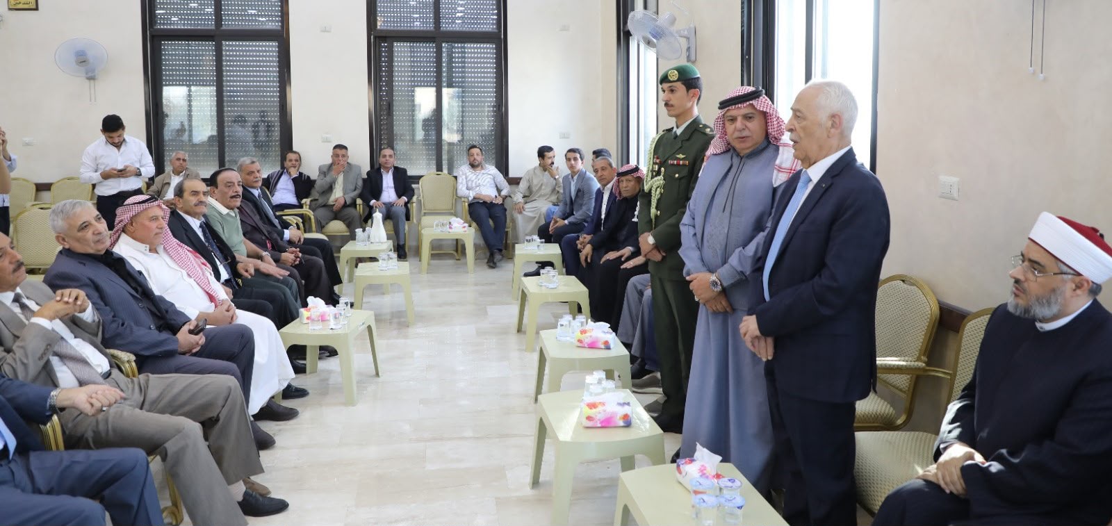 مندوبا عن الملك وولي العهد.. العيسوي يعزي المبيضين والعلوان وخبيص