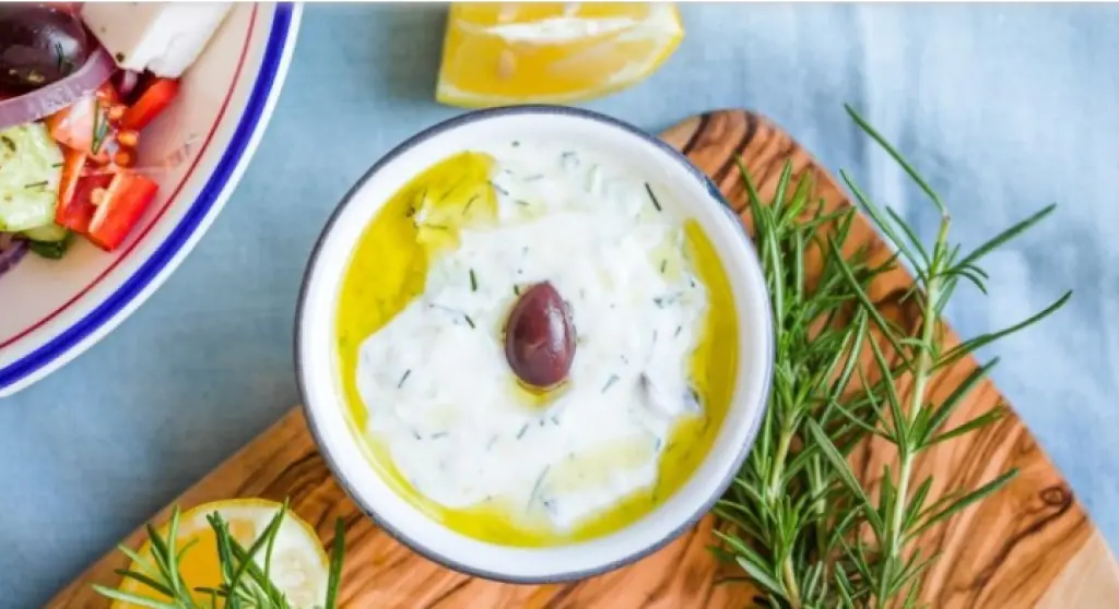لبنة بخلطة الزعتر وزيت الزيتون