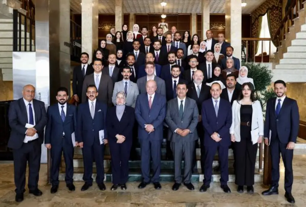 الفايز يرعى حفل تخريج الدورة السادسة من مشروع الزمالة البرلمانية