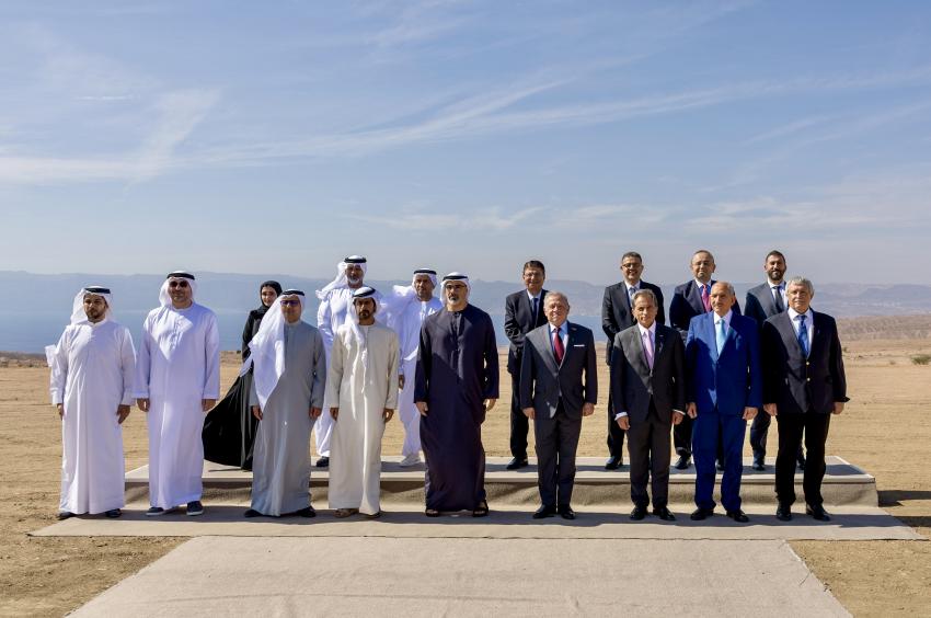 الملك وولي عهد أبوظبي يشهدان وضع حجر الأساس لمشروع سكة حديد العقبة - معان