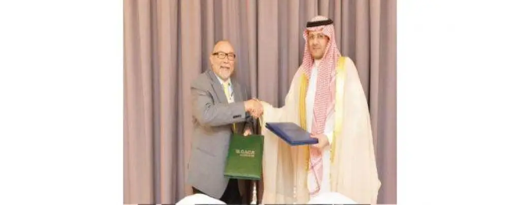 رئيس الطيران المدني السعودي يوقع عددًا من الاتفاقيات