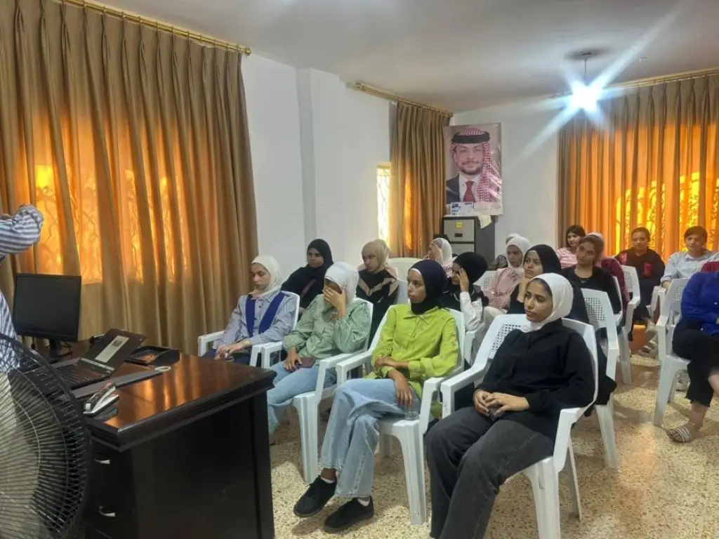مركز شباب وشابات وادي الكرك يختتم نشاطًا تدريبيًا بعنوان المهارات الرقمية
