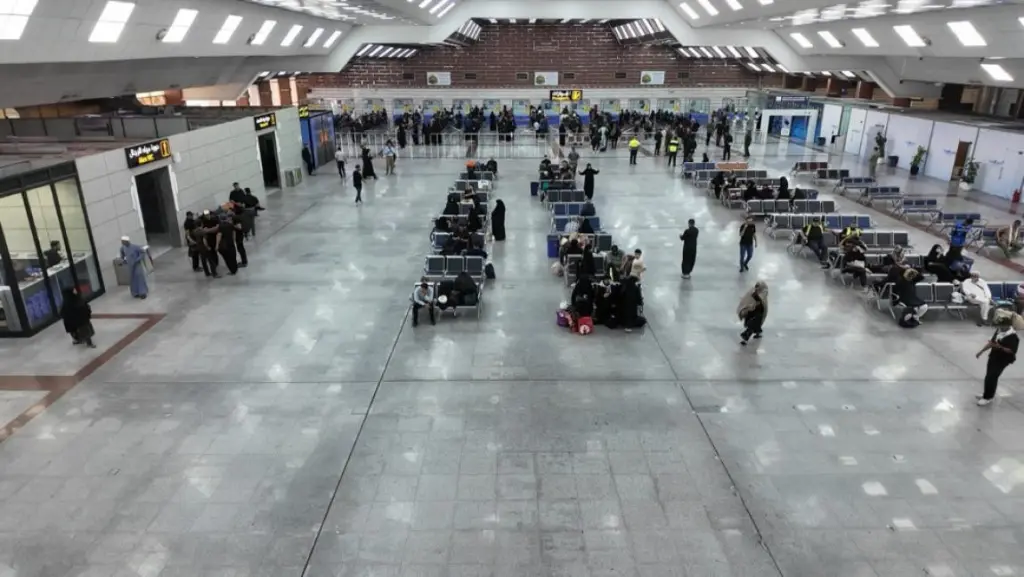 مطار النجف في العراق يعلق جميع الرحلات الجوية من و إلى إيران