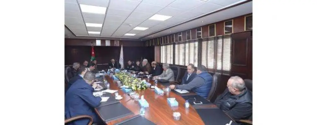 متضررو الباص السريع يدعون رئيس الوزراء لزياراتهم