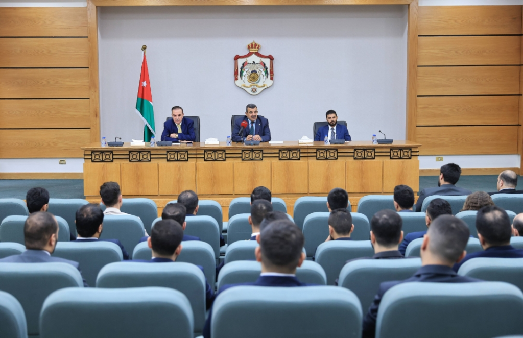 القانونية النيابية تطلع طلبة المعهد القضائي على آليات العمل التشريعي