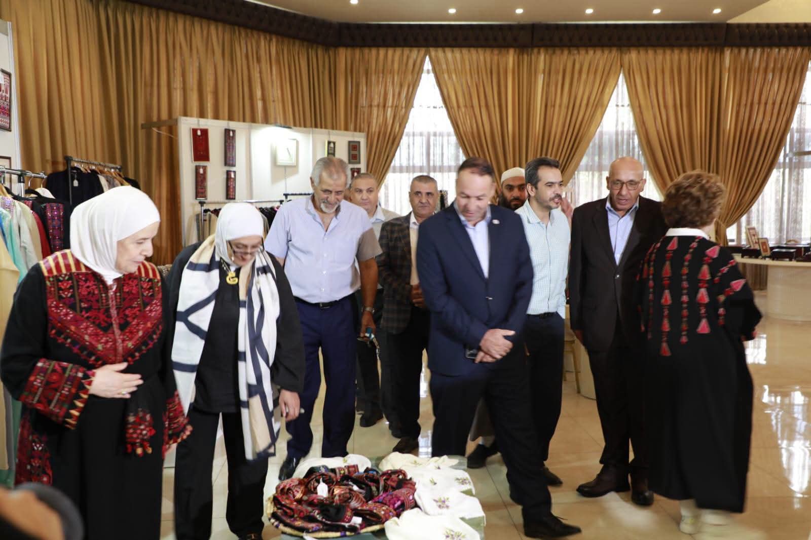 مندوبةً عن الرواشدة .. الشمالية ترعى افتتاح معرض مركز التراث الفلسطيني السادس عشر