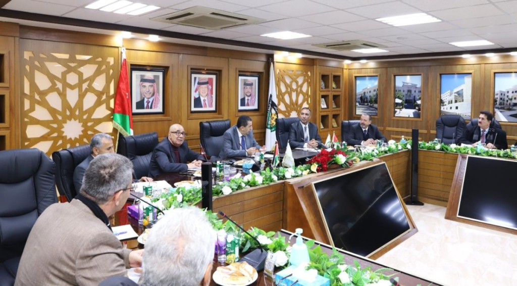 جامعة البلقاء التطبيقية تؤكد دورها الوطني في قيادة التعليم التقني خلال اجتماع مجلس عمداء الكليات الخاصة